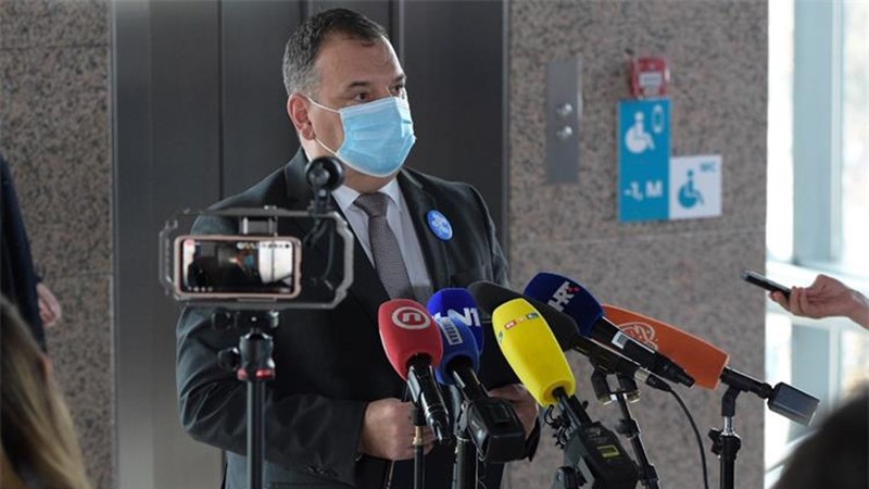Beroš: 32 posto manje novozaraženih u odnosu na prošli tjedan